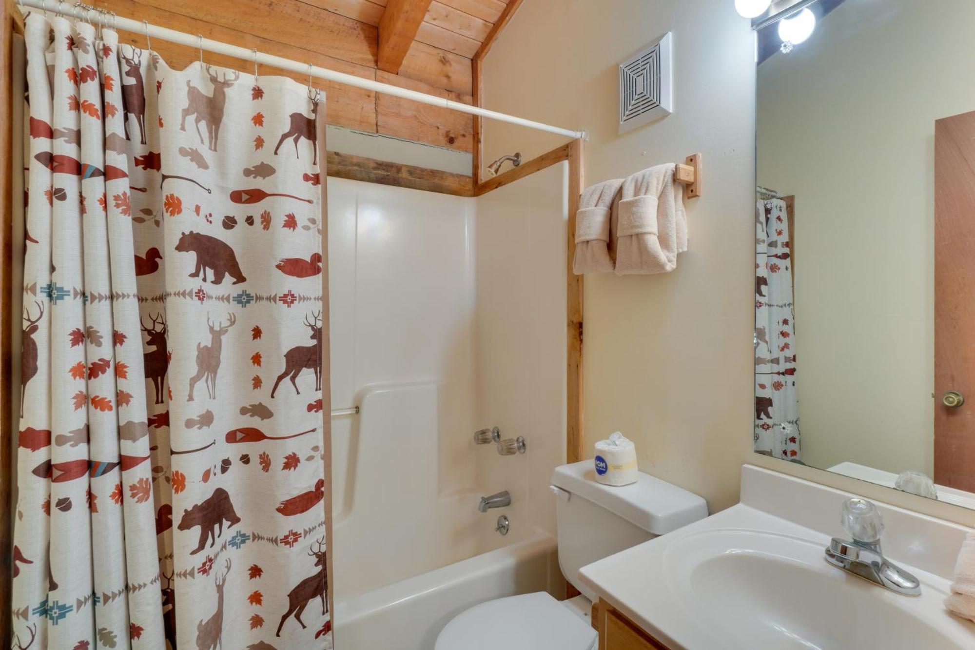 Gatlinburg Cabin With Hot Tub About 6 Mi To Downtown! Luaran gambar