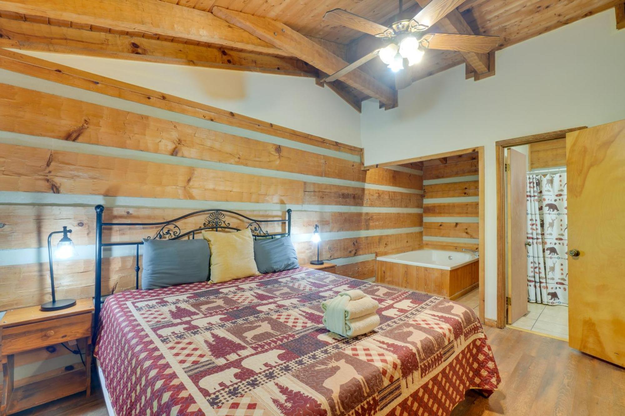 Gatlinburg Cabin With Hot Tub About 6 Mi To Downtown! Luaran gambar