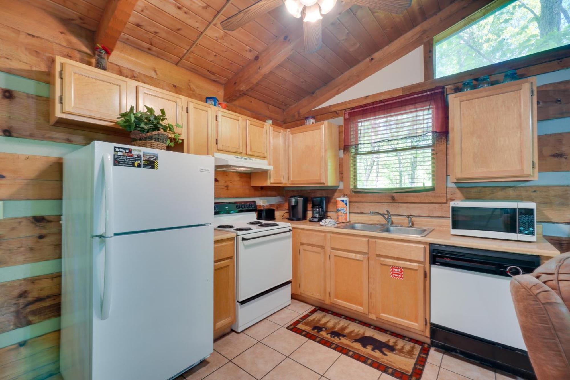 Gatlinburg Cabin With Hot Tub About 6 Mi To Downtown! Luaran gambar