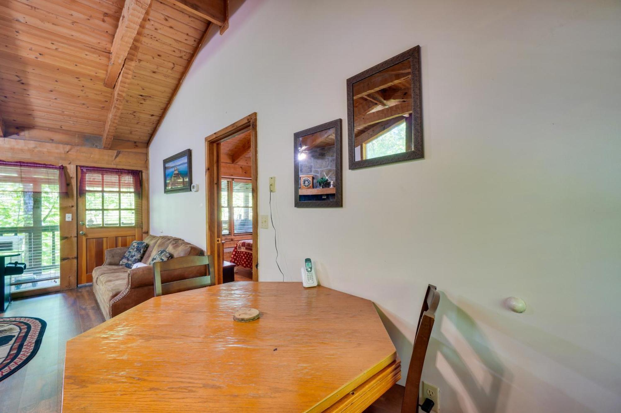 Gatlinburg Cabin With Hot Tub About 6 Mi To Downtown! Luaran gambar